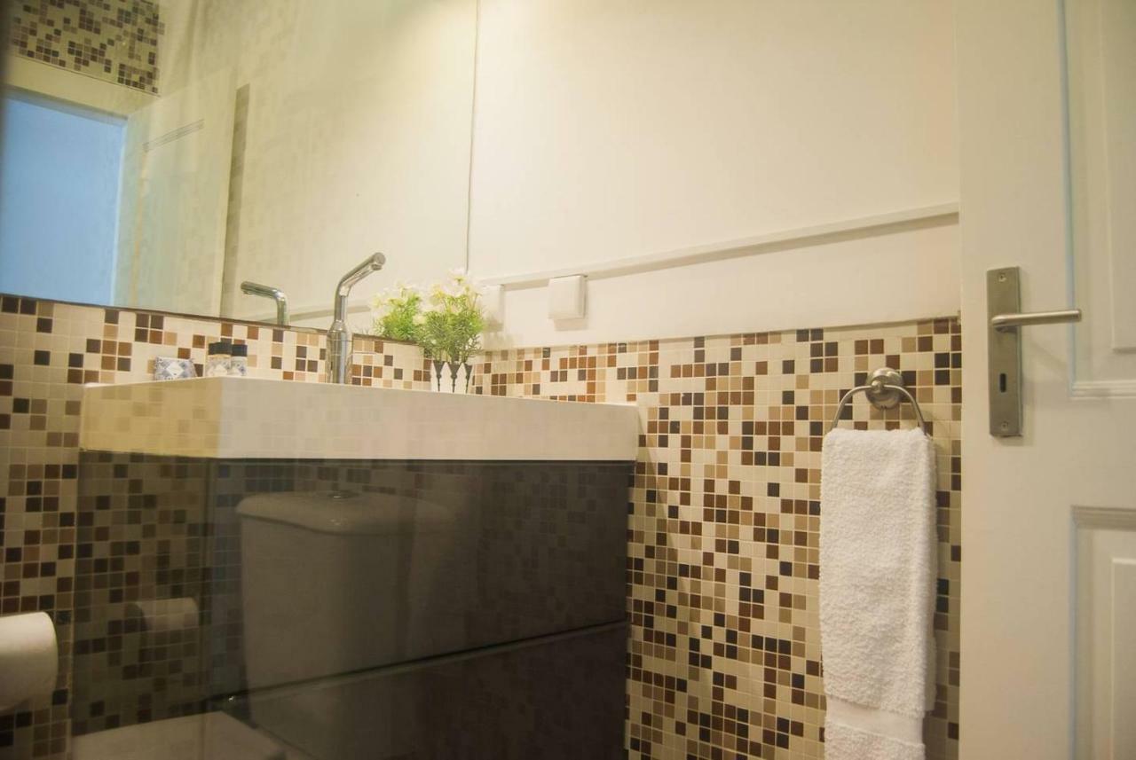 Vila Berta Apartment In A Cottage Street Apartment *